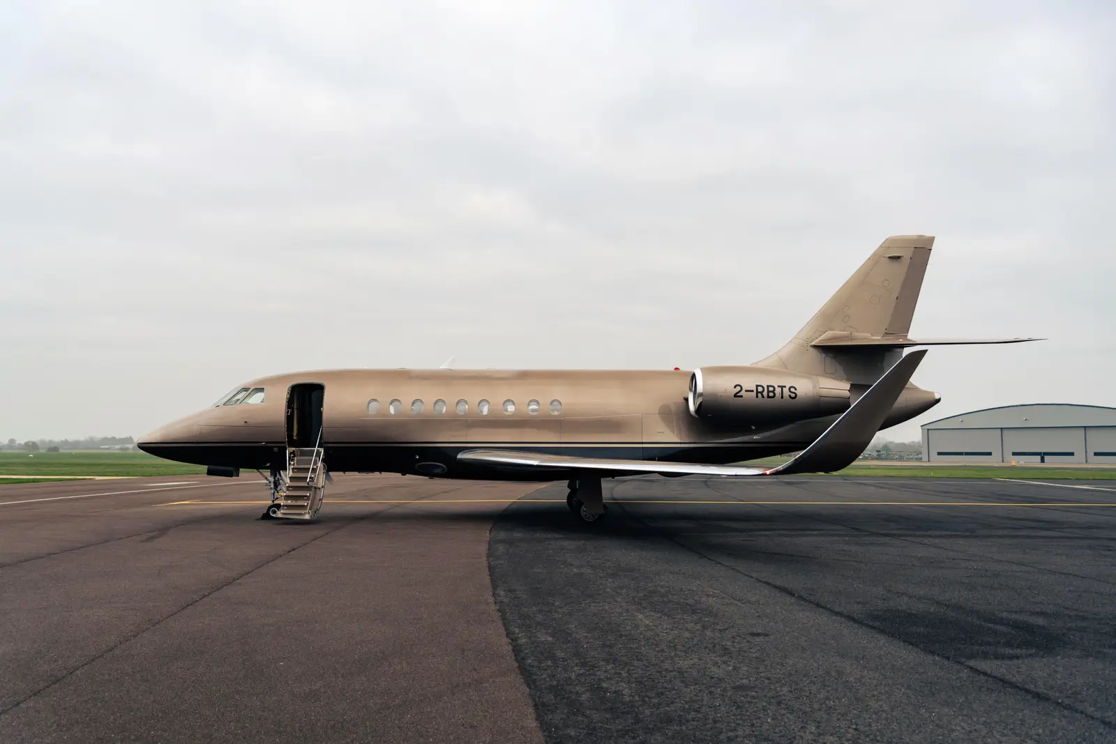 Dassault Falcon 2000LX 2-RBTS operated by Ortac Operations Managment Ltd, exterior