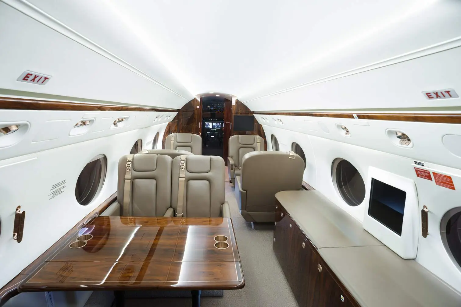 Gulfstream G450 4K-AZ888 operated by ASG Business Aviation photo 2