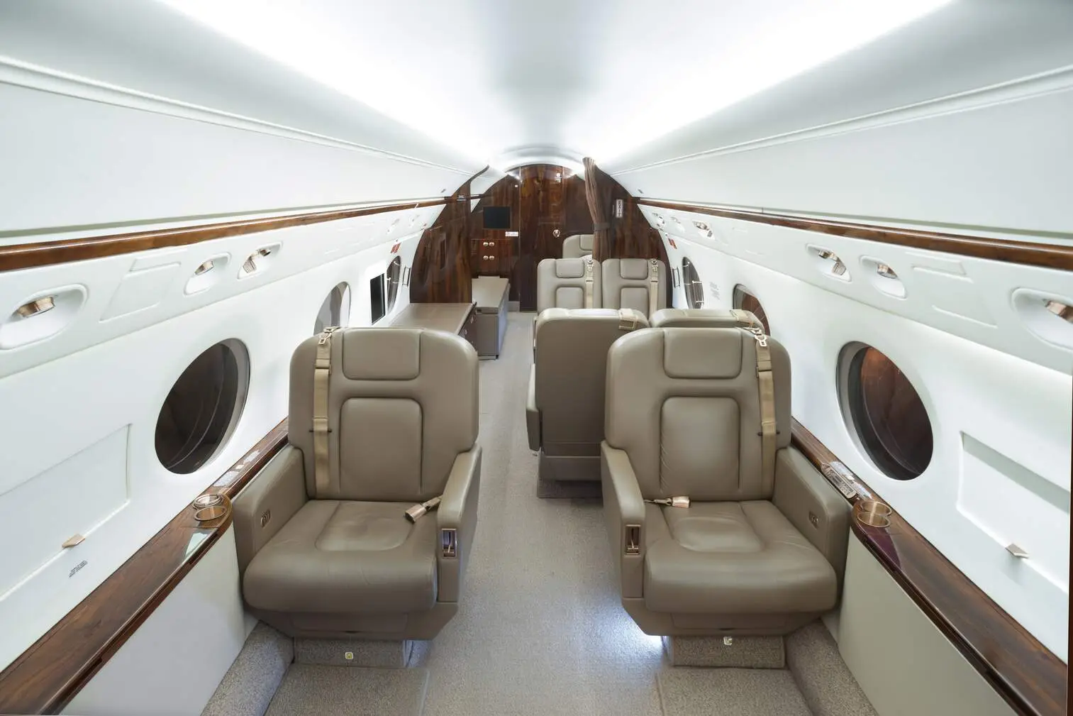 Gulfstream G450 4K-AZ888 operated by ASG Business Aviation photo 4
