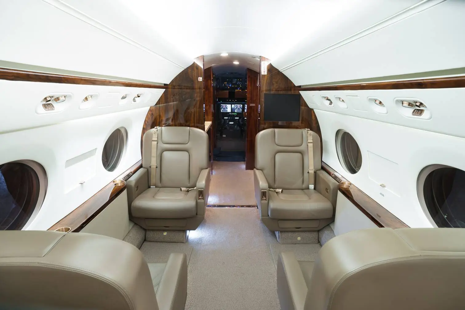 Gulfstream G450 4K-AZ888 operated by ASG Business Aviation photo 5