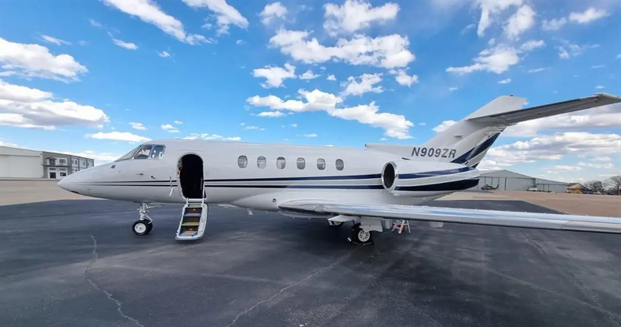 Beechcraft Hawker 800XPi 4X-CNZ operated by Arrow Aviation Israel, exterior