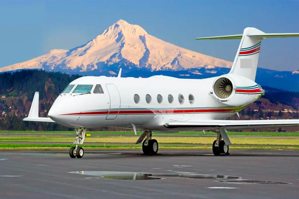Gulfstream IV-SP 4X-CPX operated by LynxJet - Private Flights Ltd photo 4