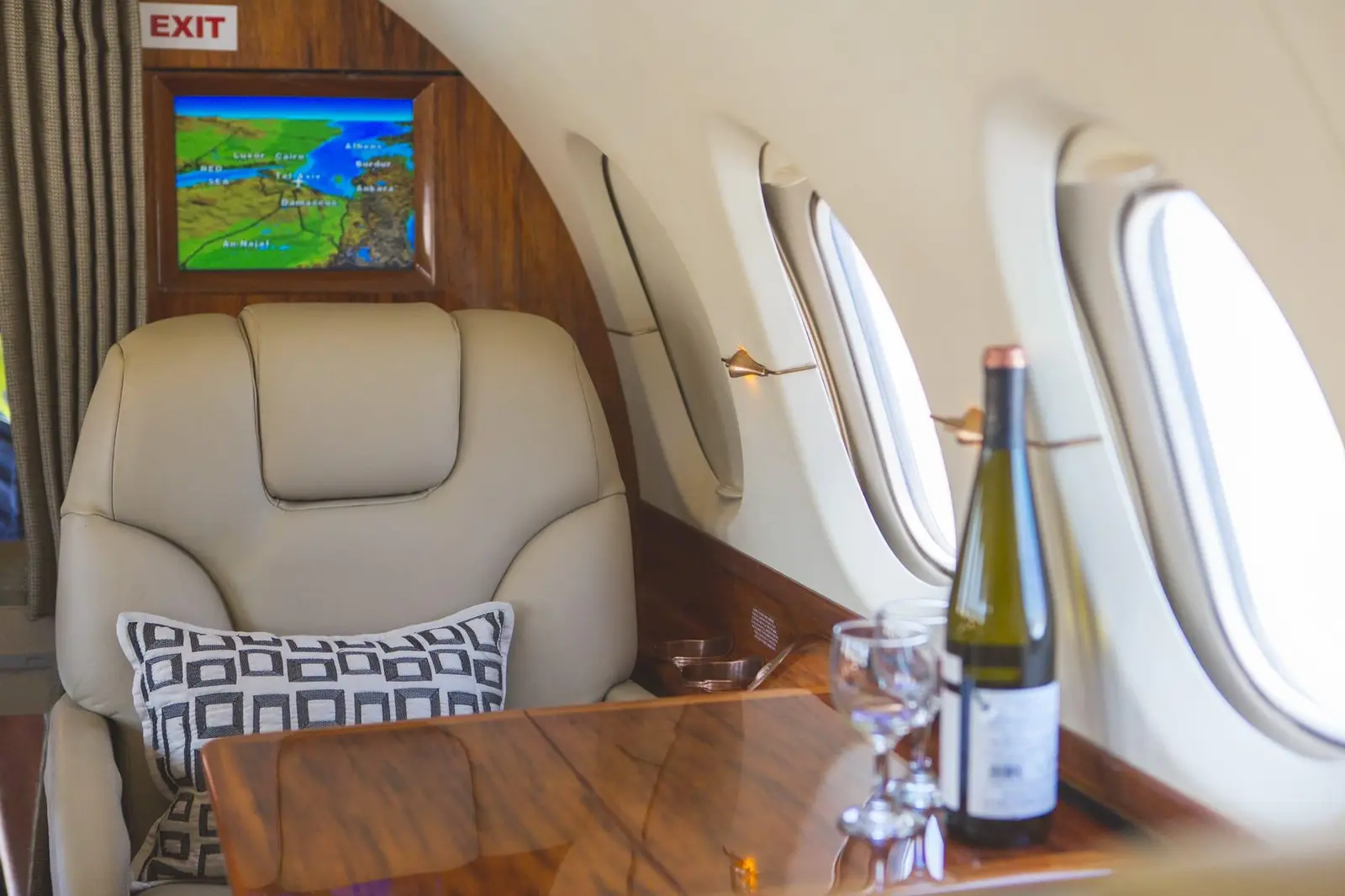 Beechcraft Hawker 800XP 4X-CUZ operated by Arrow Aviation Israel photo 3