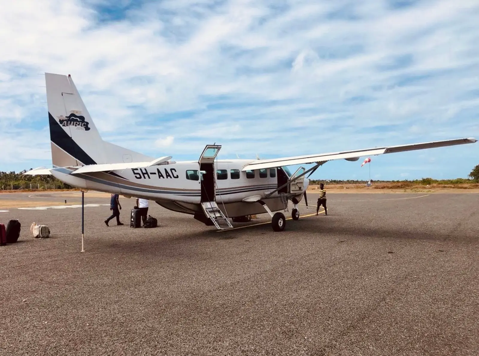 Cessna 208B Grand Caravan 5H-AAC operated by Auric Air Services photo 2