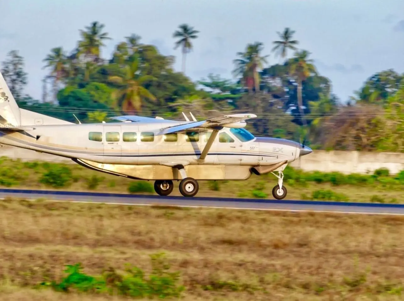 Cessna 208B Grand Caravan 5H-AAG operated by Auric Air Services photo 2
