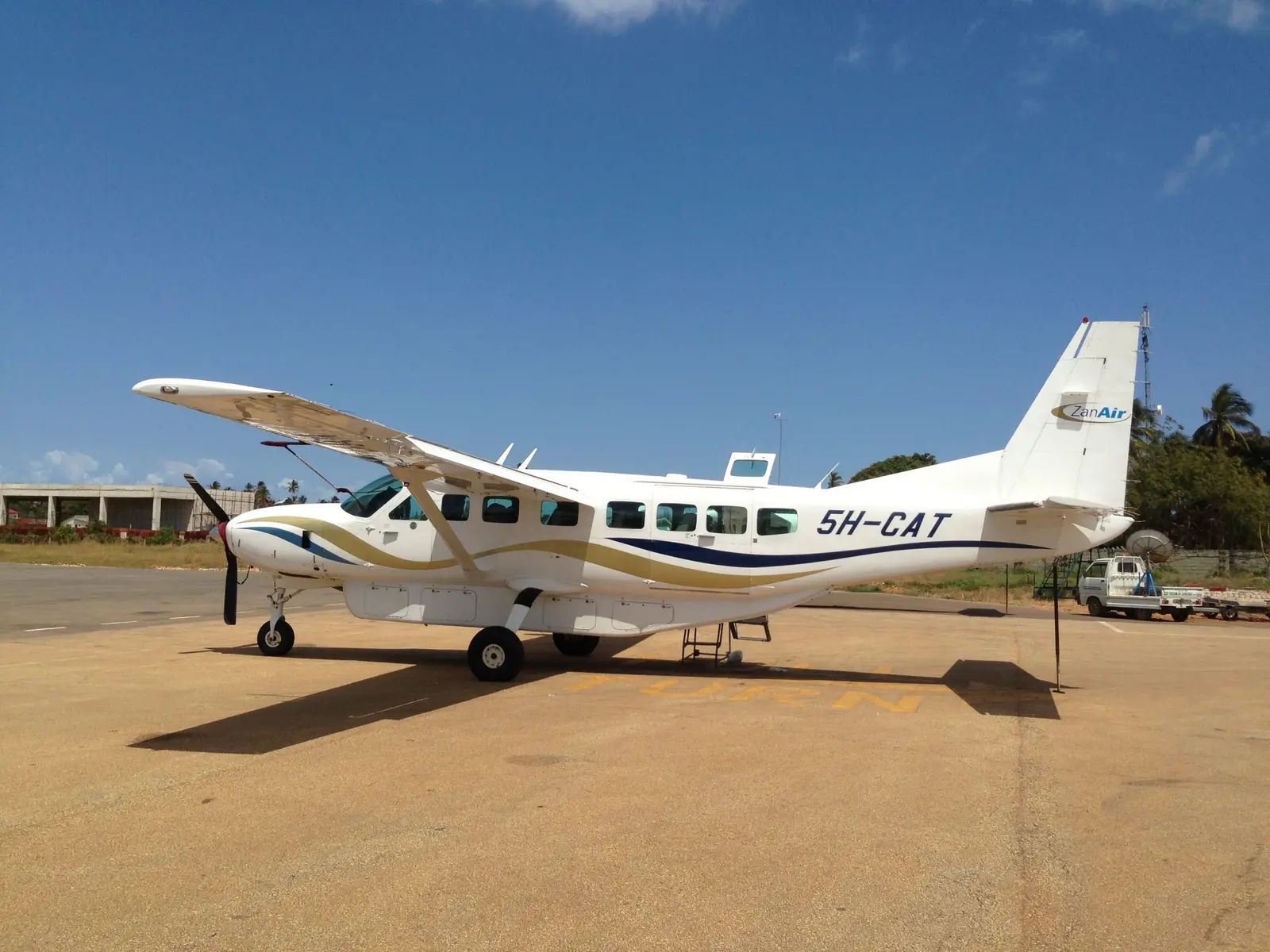 Cessna 208B Grand Caravan 5H-CAT operated by ZanAir photo 4