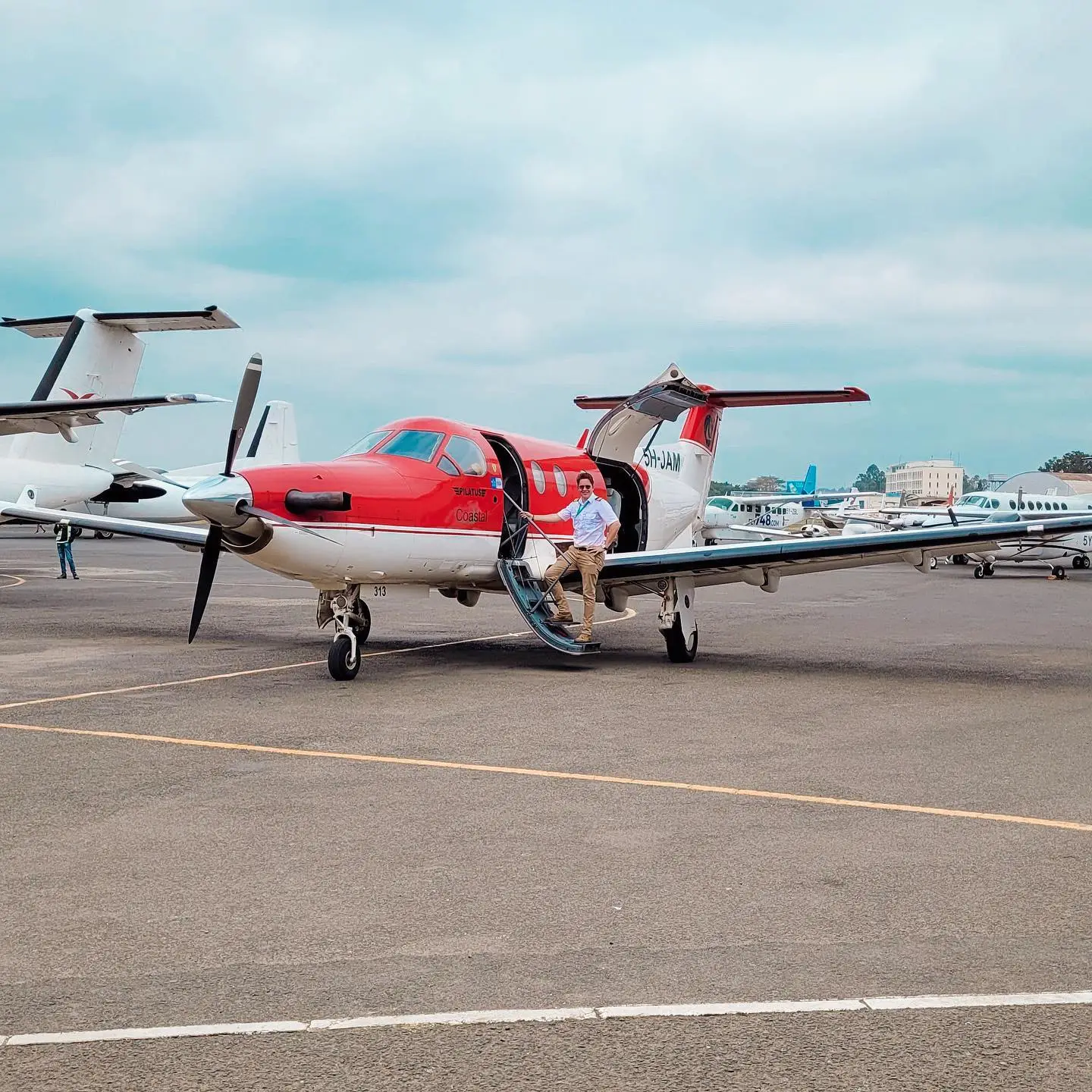 Pilatus PC-12/45 5H-JAM