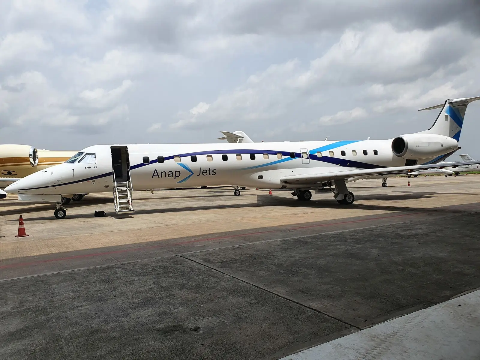 Embraer 135ER 5N-BYX operated by ANAP Jets photo 2