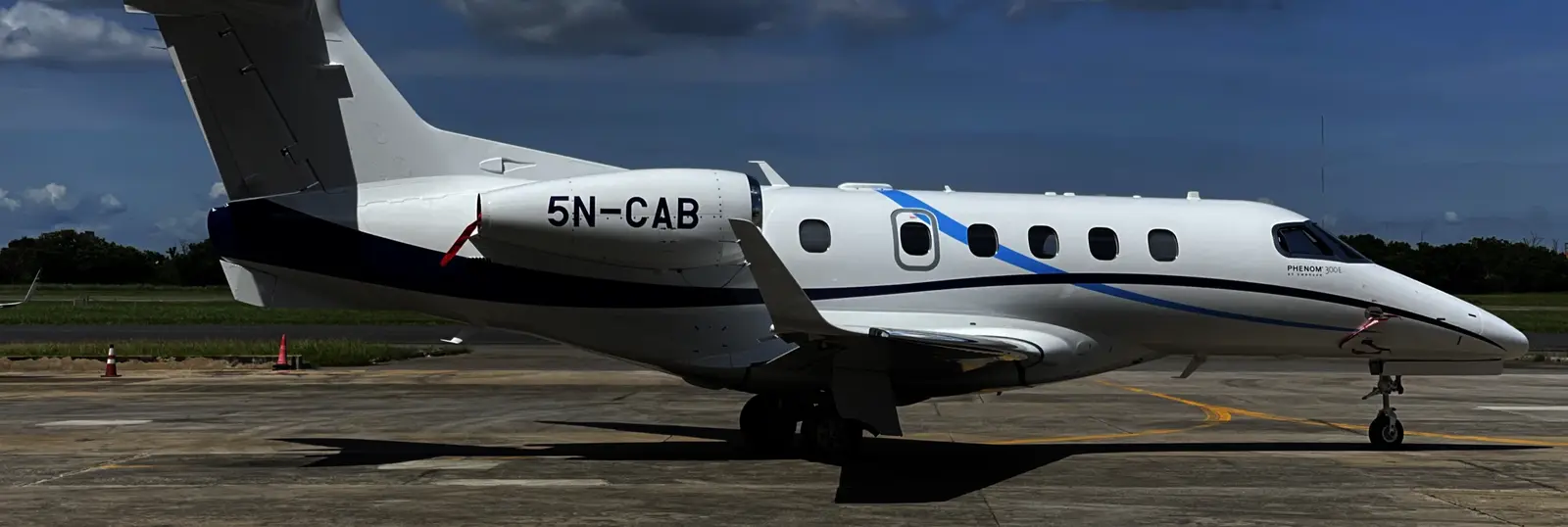 Embraer Phenom 300 5N-CAB operated by ANAP Jets, exterior