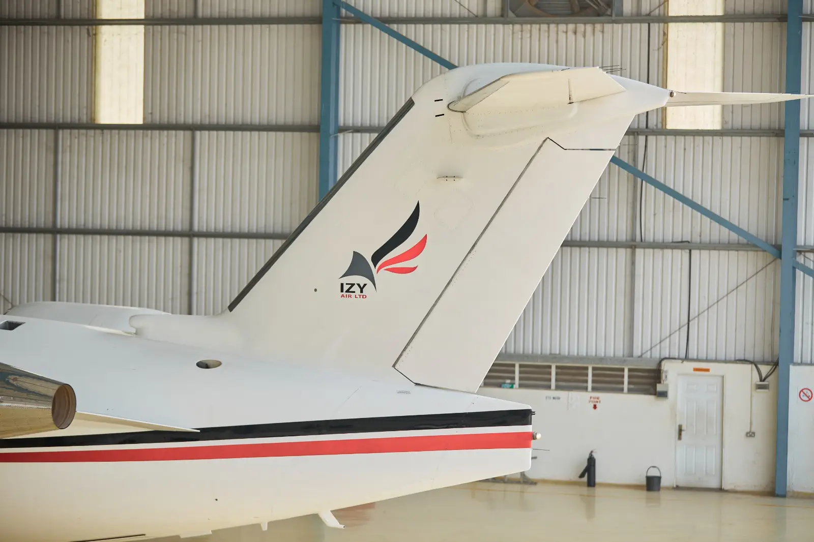 Bombardier Challenger 604 5N-IZY operated by Izy Air, Ltd. photo 3