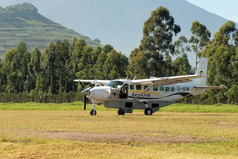 Cessna 208B Grand Caravan 5X-BXW operated by Aerolink Uganda Limited, exterior