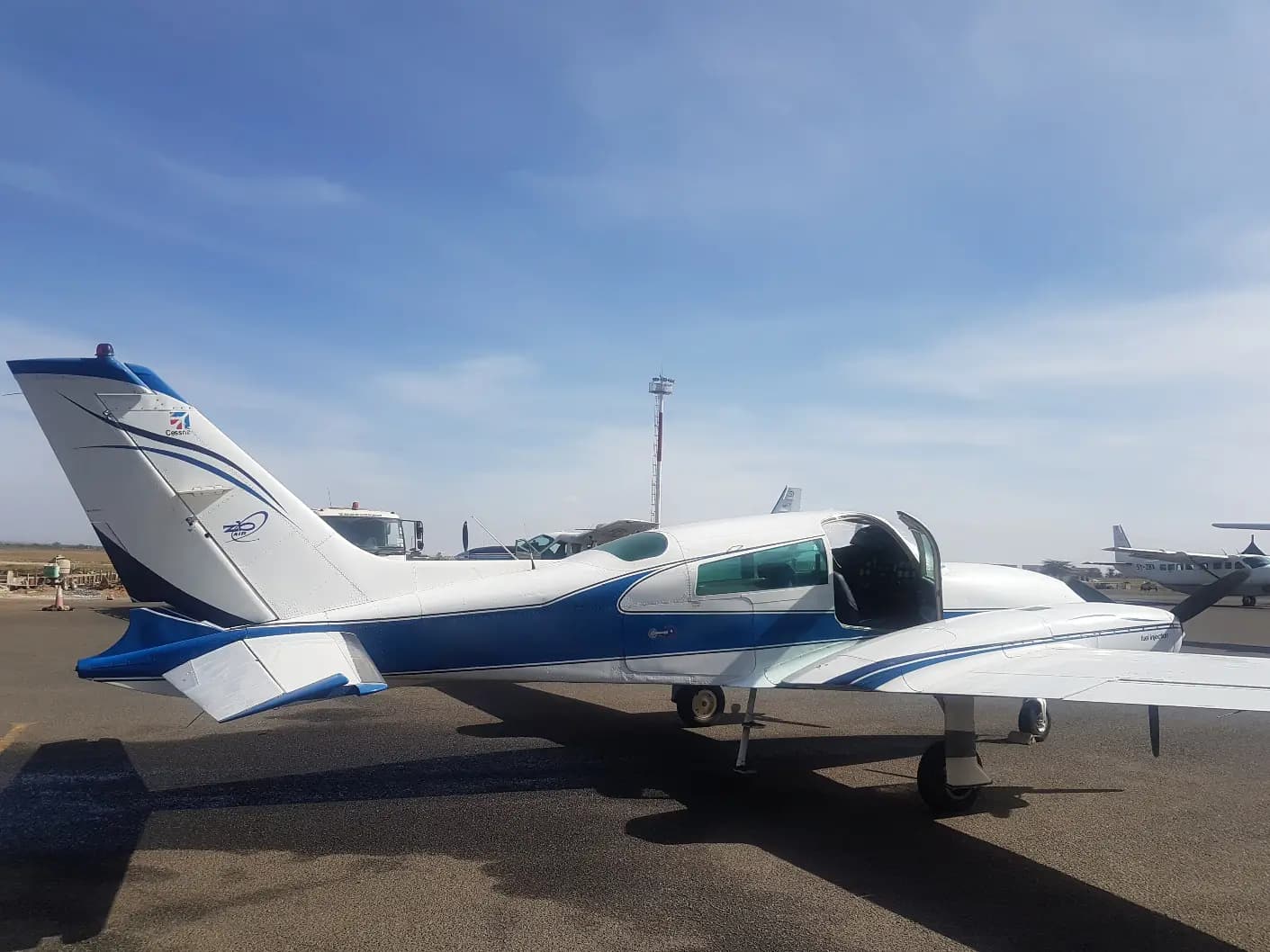 Cessna 310R 5Y-AYZ operated by Z.Boskovic Air Charters Ltd photo 4