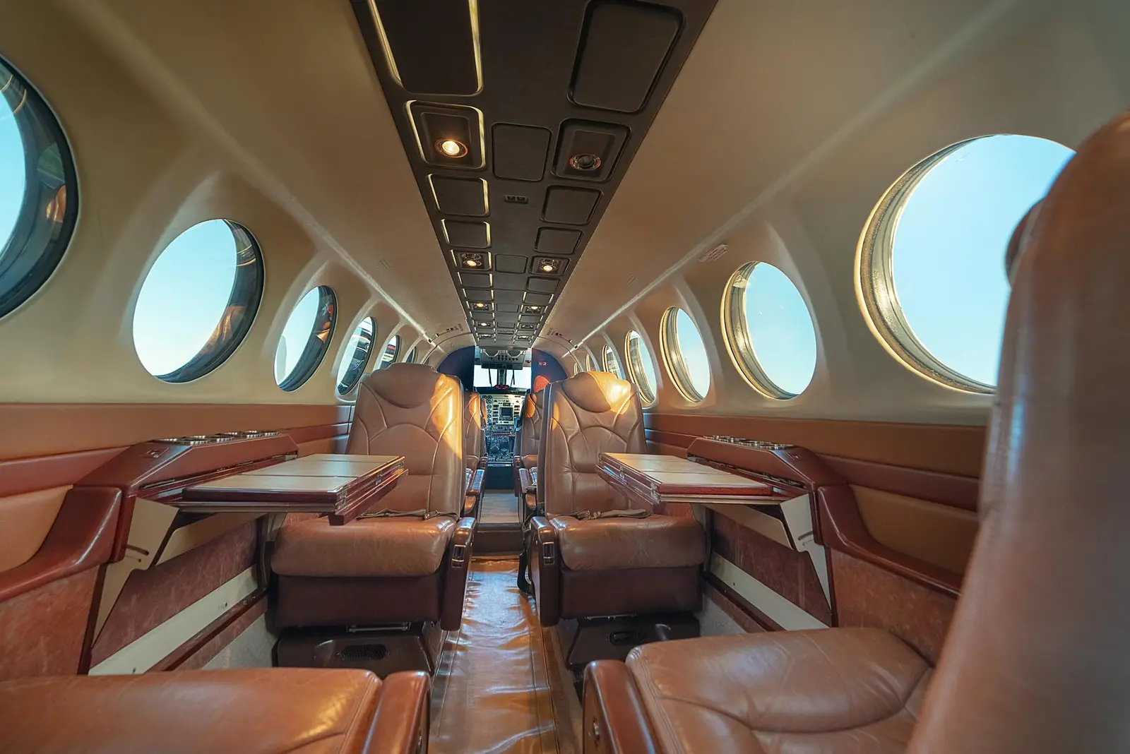 Beechcraft King Air 350iER 5Y-RIS operated by Phoenix Aviation photo 2