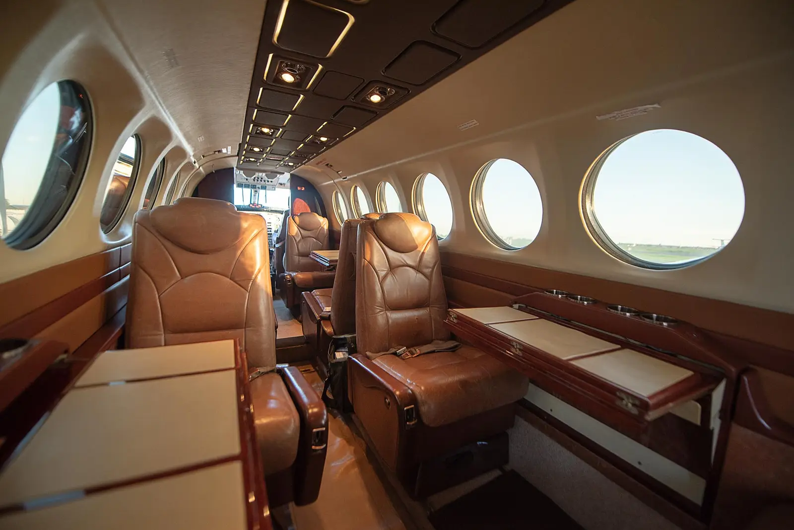 Beechcraft King Air 350iER 5Y-RIS operated by Phoenix Aviation photo 5