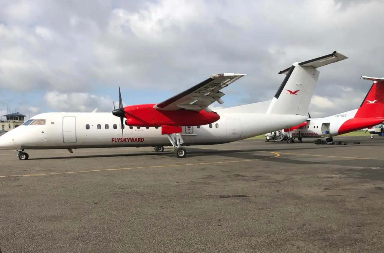 De Havilland DHC-8-311 5Y-SMK operated by Skyward Airlines photo 2