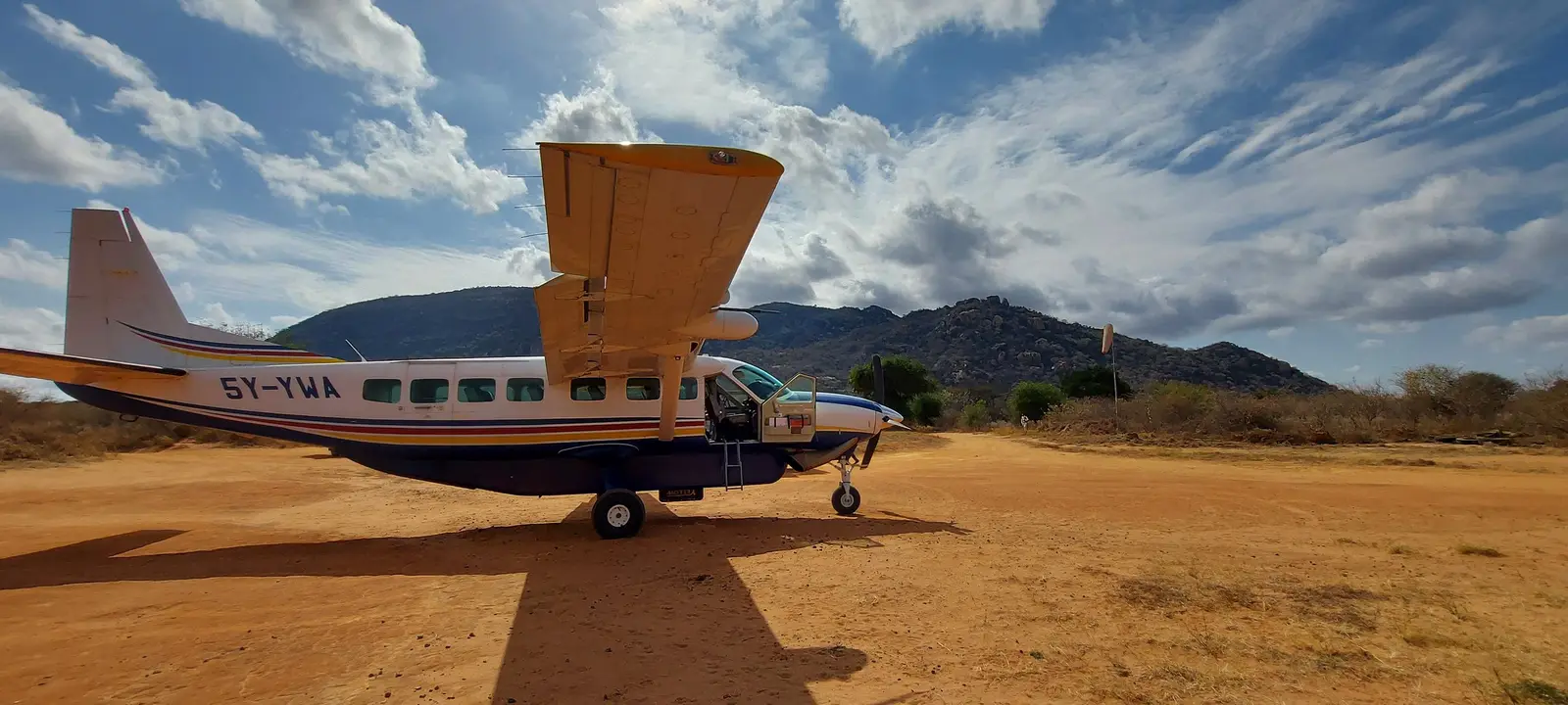 Cessna 208B Grand Caravan 5Y-YWA operated by Yellow Wings Air Services photo 3