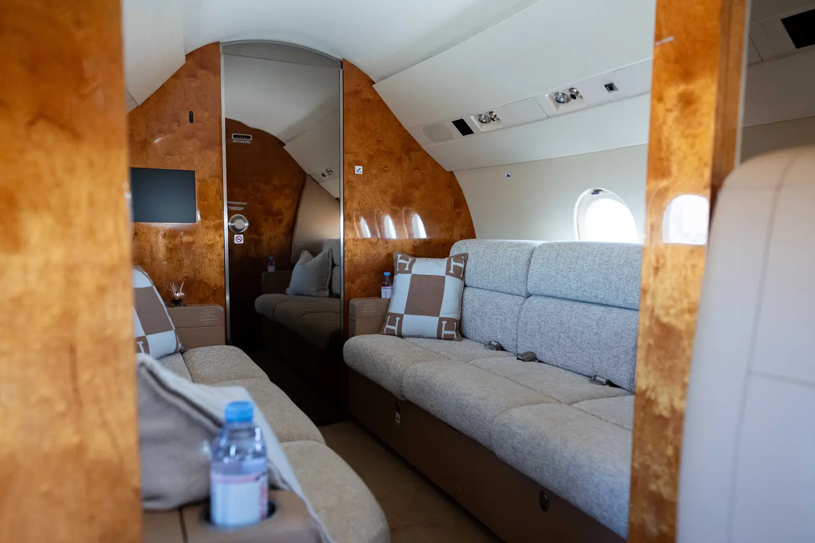 Dassault Falcon 900DX 9H-1MLK operated by Skyfirst Ltd photo 4