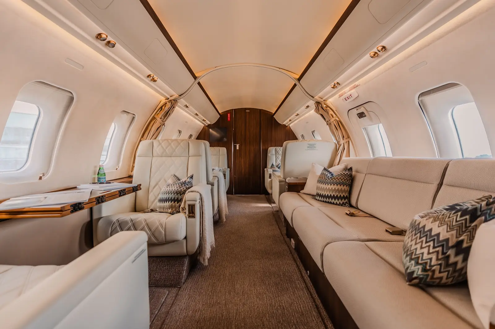 Bombardier Challenger 605 9H-ALD operated by ElitAvia photo 4