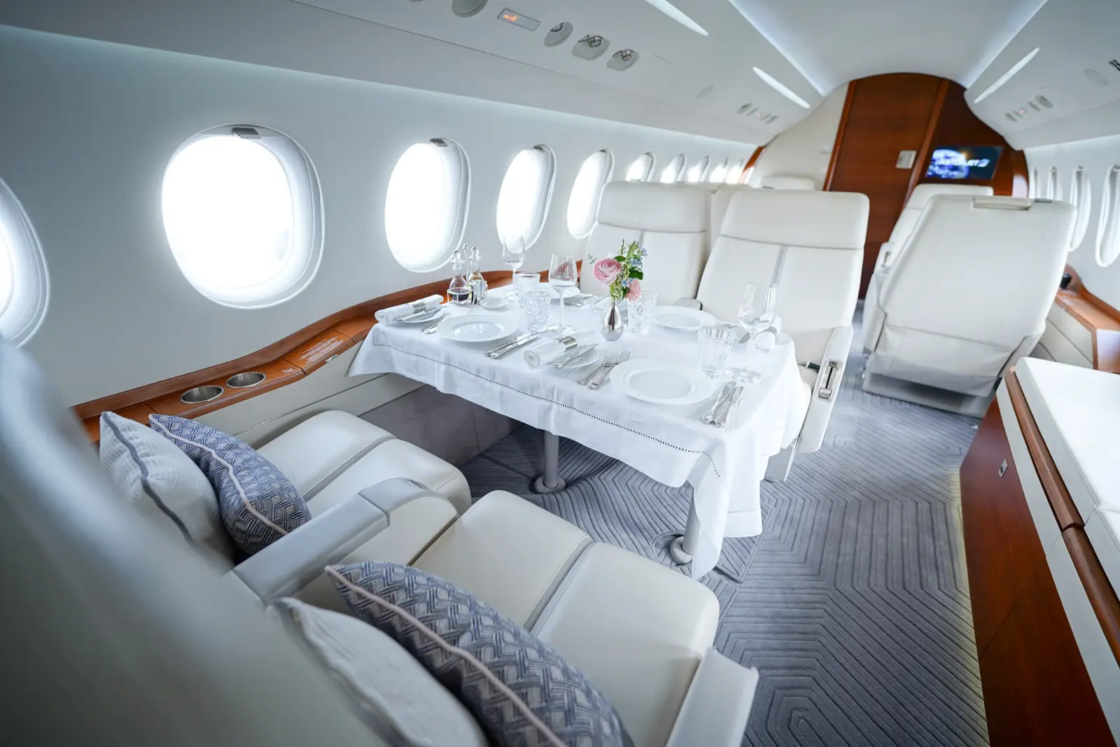 Dassault Falcon 7X 9H-CBH operated by Astonjet photo 3