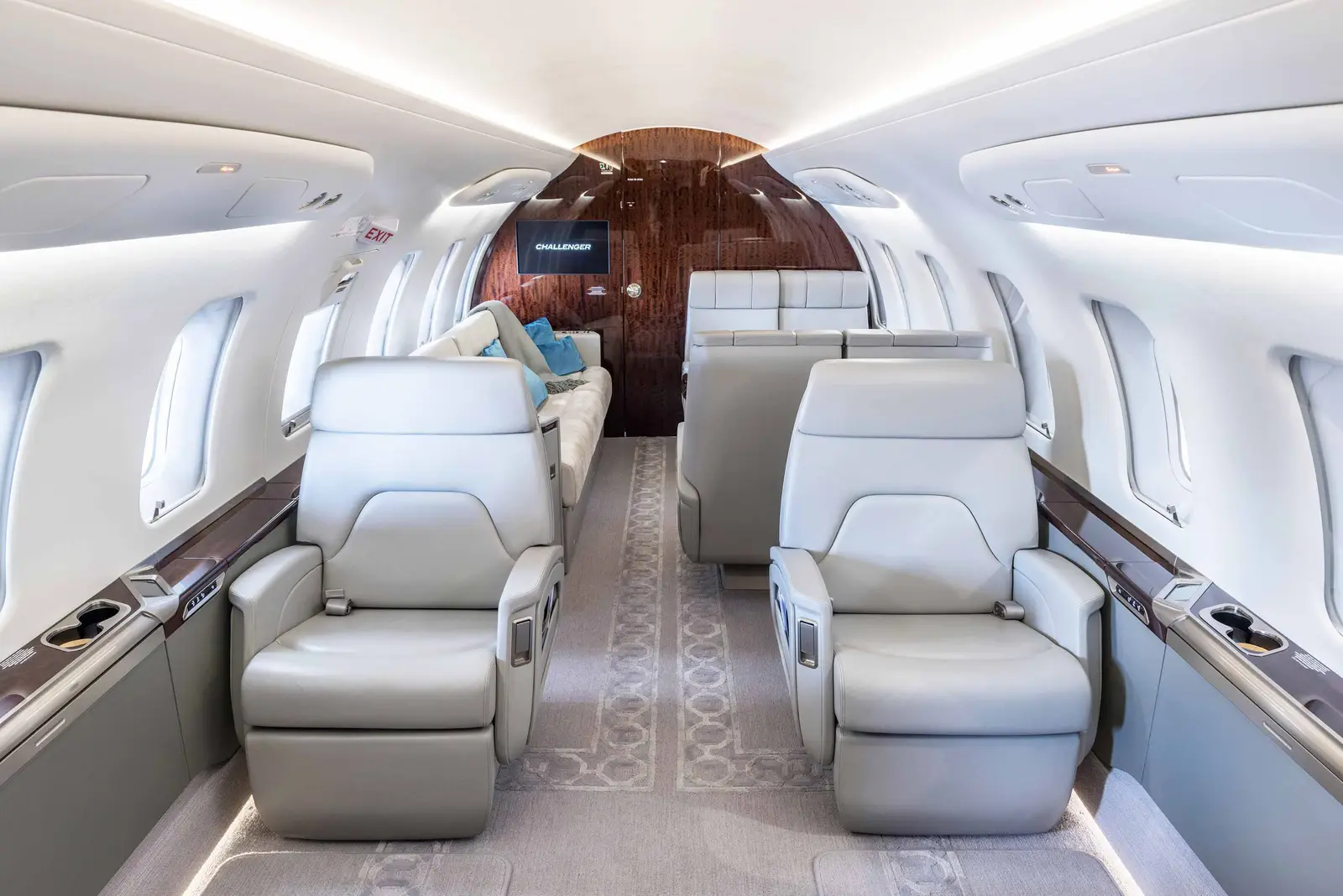 Bombardier Challenger 650 9H-CCH