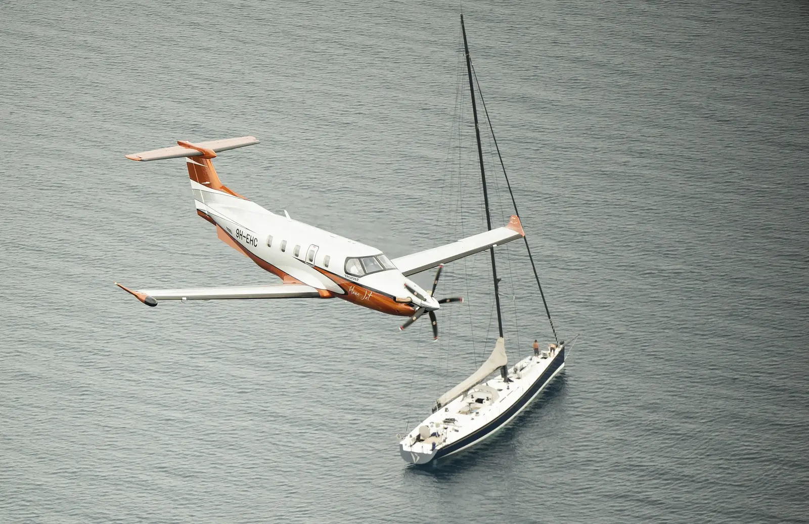 Pilatus PC-12/41 9H-EHC operated by HansJet photo 4