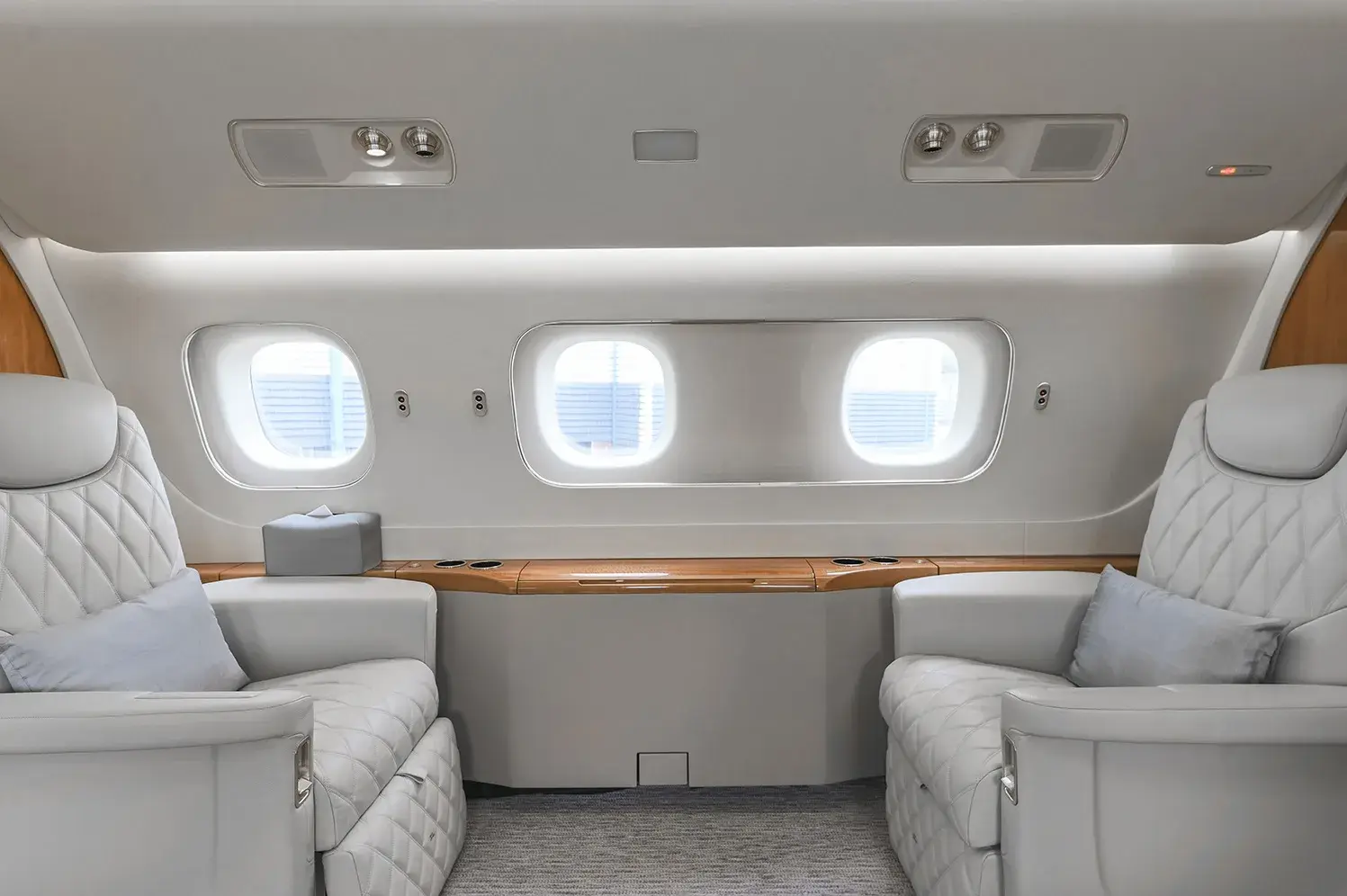 Embraer Lineage 1000 9H-FAB operated by AirX Charter, Ltd. photo 4