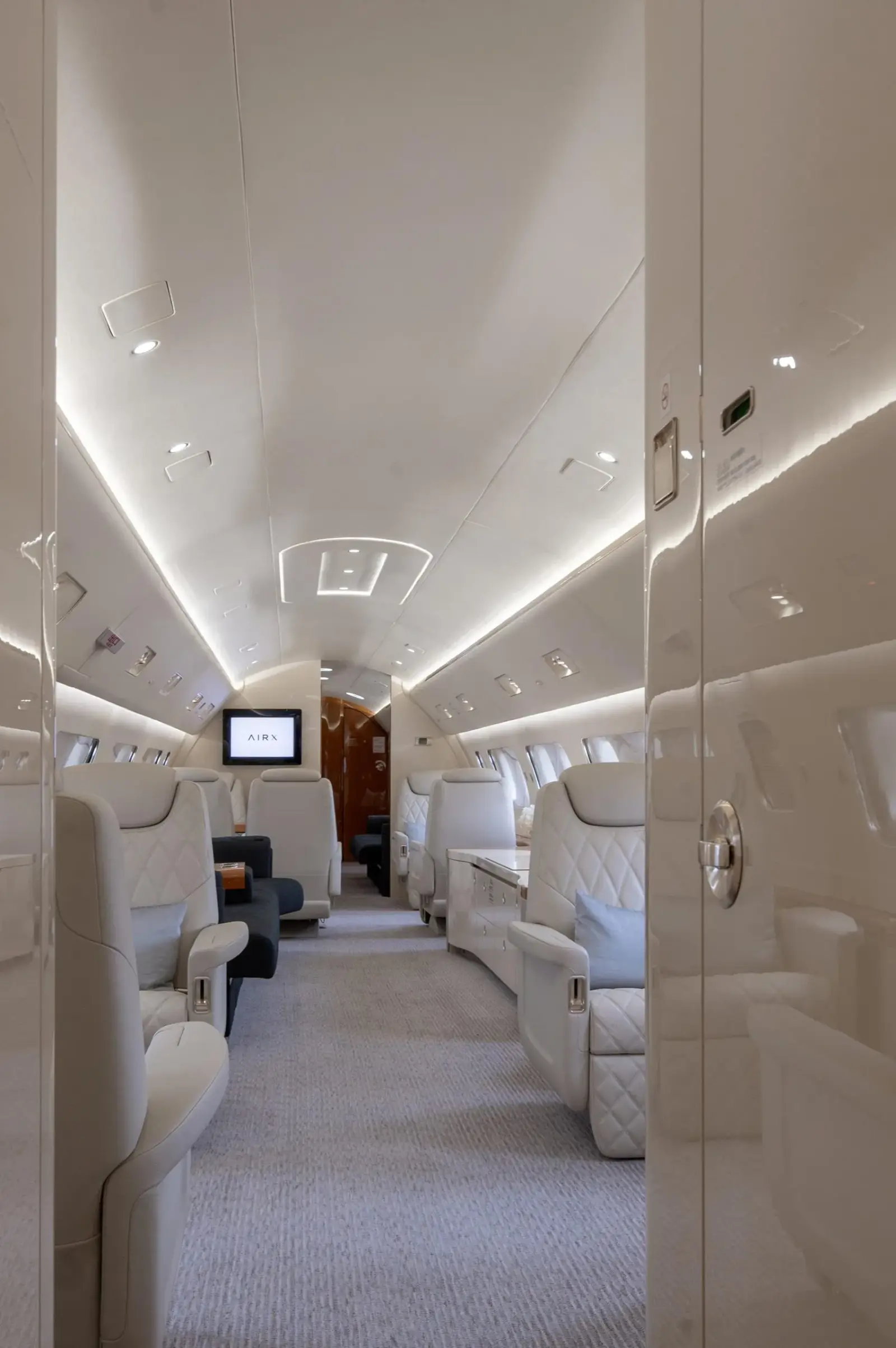 Embraer Lineage 1000 9H-FAB operated by AirX Charter, Ltd. photo 6
