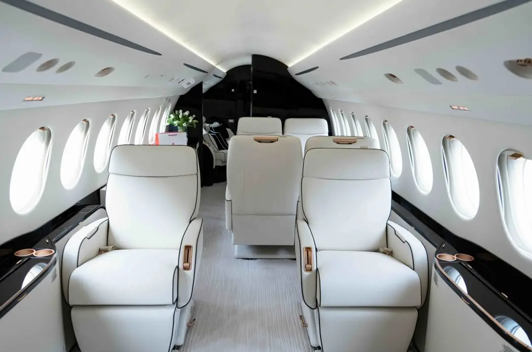 Dassault Falcon 7X 9H-GSWAN operated by Albinati Aeronautics photo 3