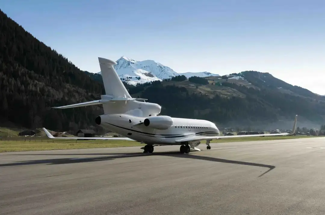 Dassault Falcon 7X 9H-GSWAN operated by Albinati Aeronautics photo 4
