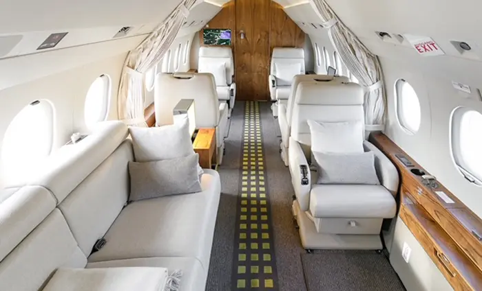 Dassault Falcon 2000LX 9H-HAM operated by Avcon Jet AG photo 3