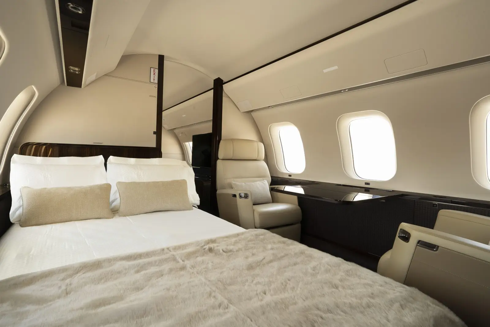 Bombardier Global 7500 9H-IBI operated by ElitAvia photo 6