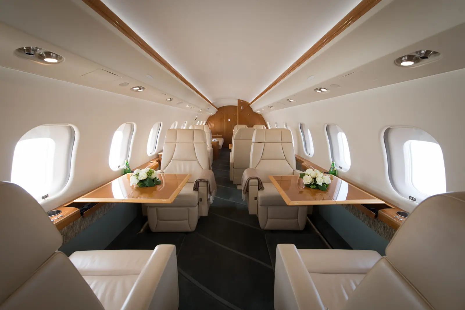 Bombardier Global 6000 9H-JBJ operated by ElitAvia photo 2