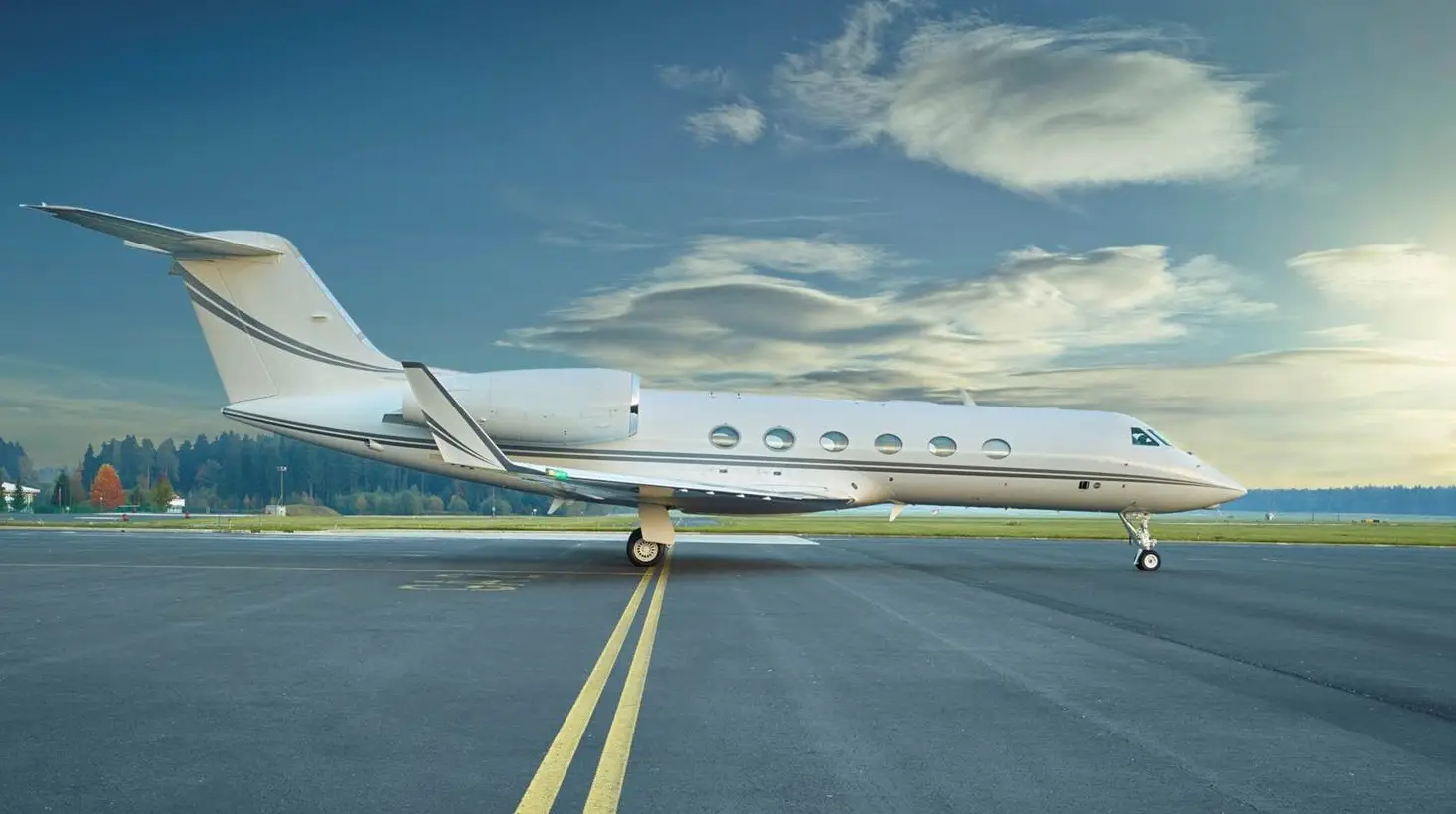 Gulfstream G450 9H-JVA operated by ElitAvia, exterior