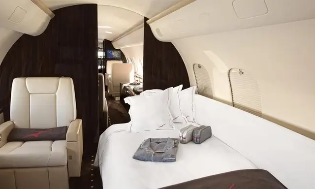 Bombardier Global Express XRS 9H-LXX operated by VistaJet photo 2