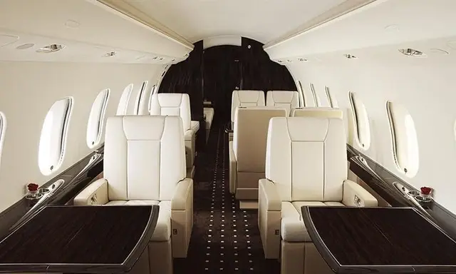 Bombardier Global Express XRS 9H-LXX operated by VistaJet photo 3