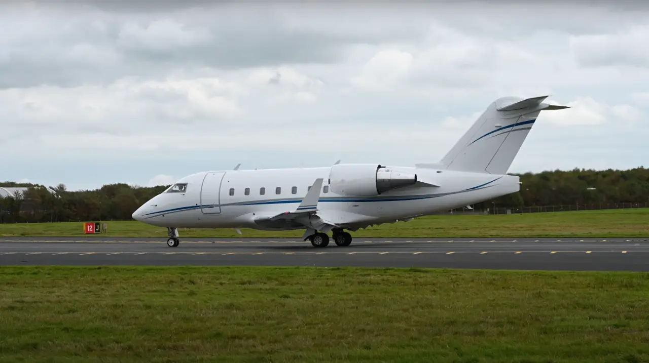 Bombardier Challenger 604 9H-MIR operated by Hi Fly - Transportes Aereos, S.A. photo 2