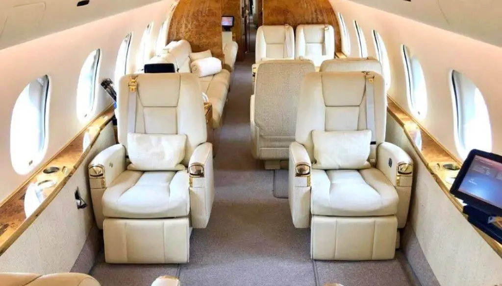 Bombardier Global 5000 9H-MONE operated by ElitAvia photo 5