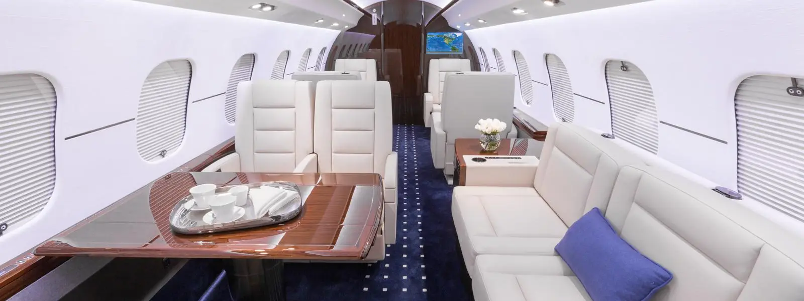 Bombardier Global 6000 9H-OVG operated by Albinati Aeronautics photo 2
