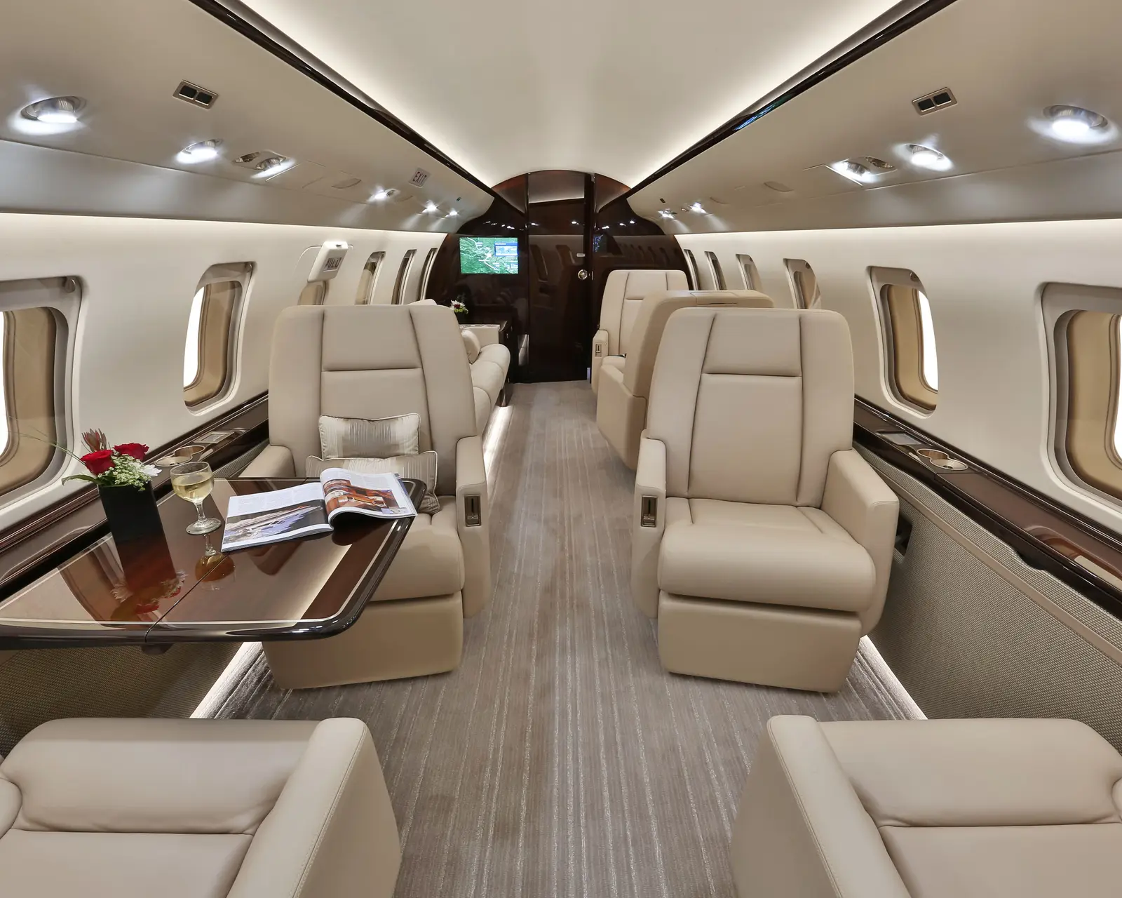 Bombardier Challenger 605 9H-OWL operated by Gestair Aviation Malta photo 2