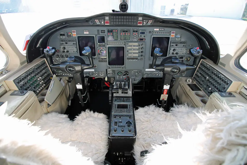 Cessna Citation Bravo 9H-PAL operated by Maleth Aero photo 6