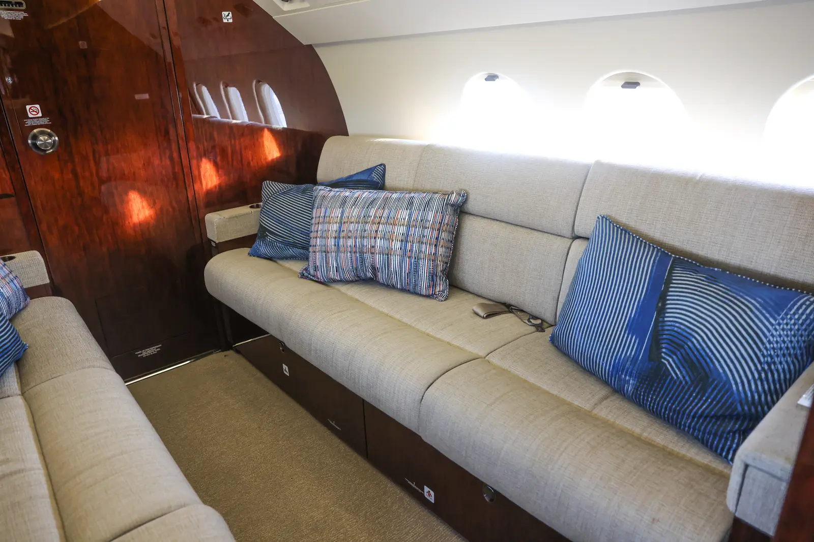 Dassault Falcon 900LX 9H-RRC operated by ElitAvia photo 3