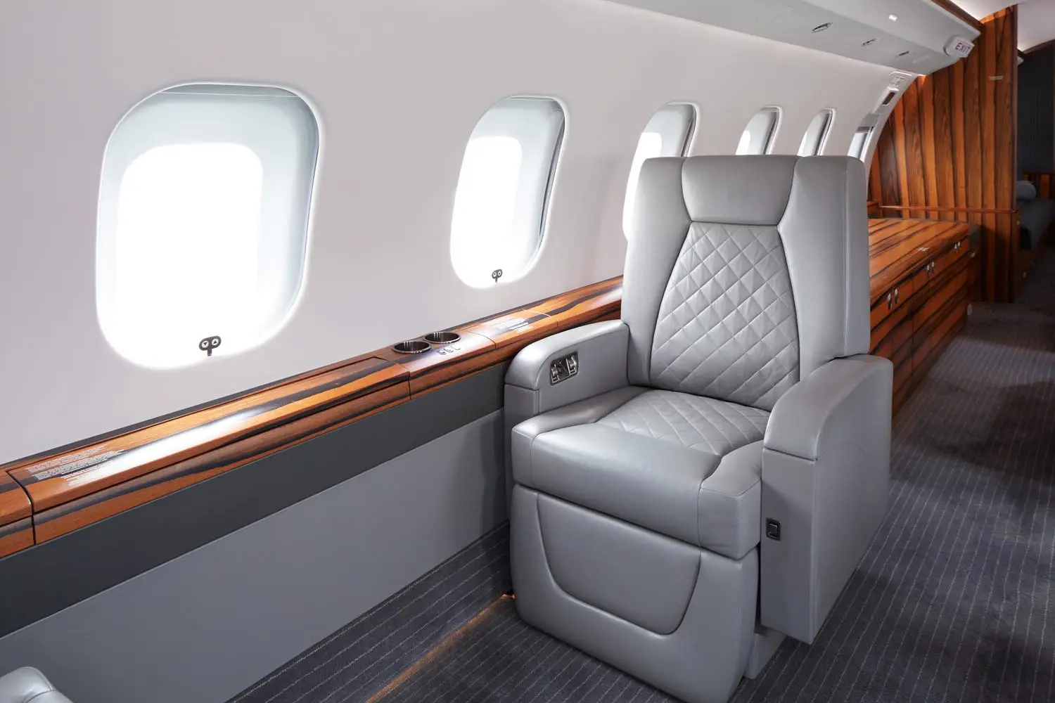 Bombardier Global 6000 9H-SFG operated by Avcon Jet AG photo 6