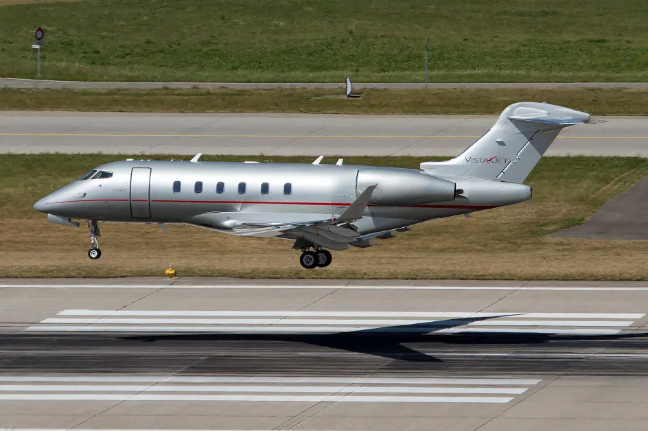 Bombardier Challenger 350 9H-VCD operated by Vistajet photo 4