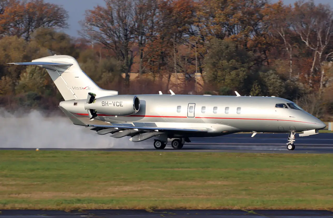Bombardier Challenger 350 9H-VCE operated by Vistajet, exterior