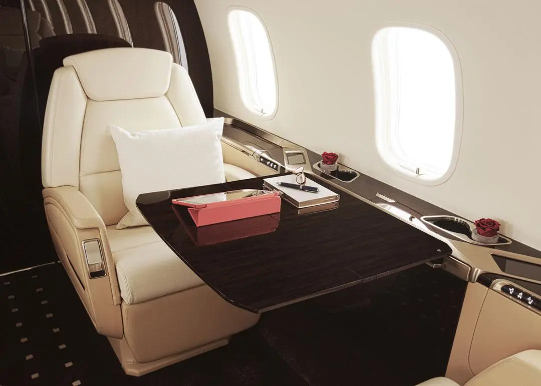 Bombardier Challenger 350 9H-VCE operated by Vistajet photo 5