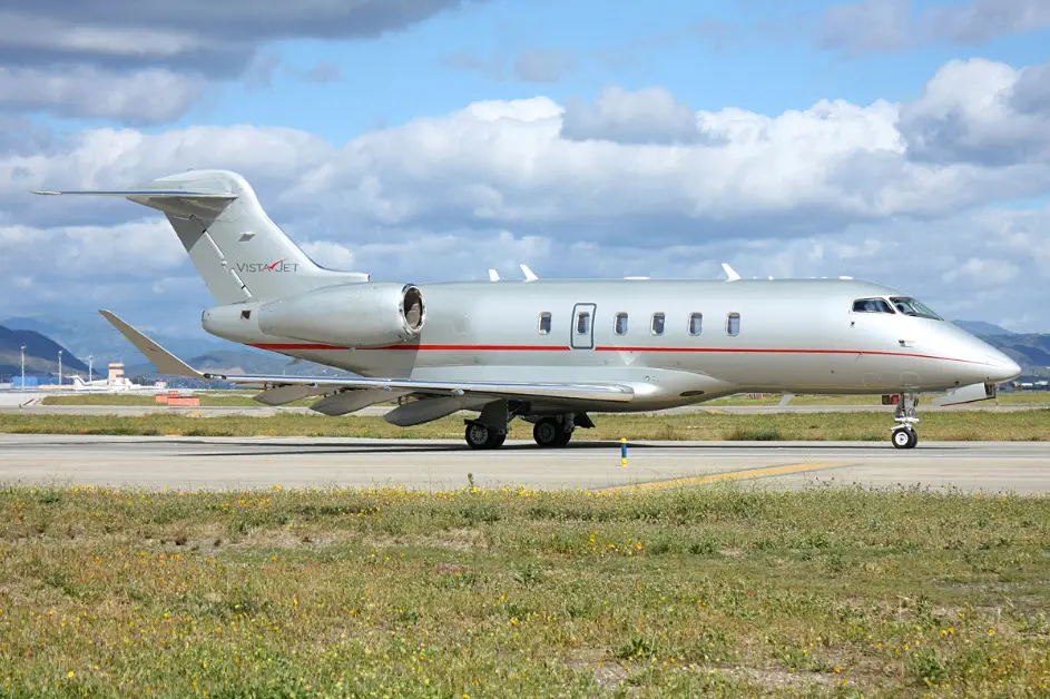Bombardier Challenger 350 9H-VCF operated by Vistajet photo 4