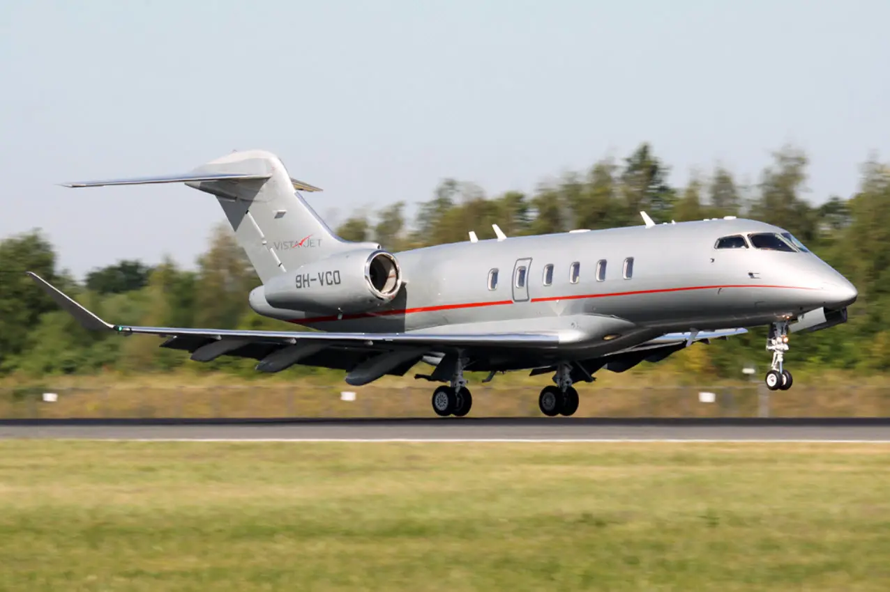 Bombardier Challenger 350 9H-VCO operated by Vistajet, exterior