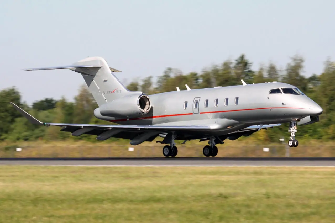 Bombardier Challenger 350 9H-VCO operated by Vistajet photo 4