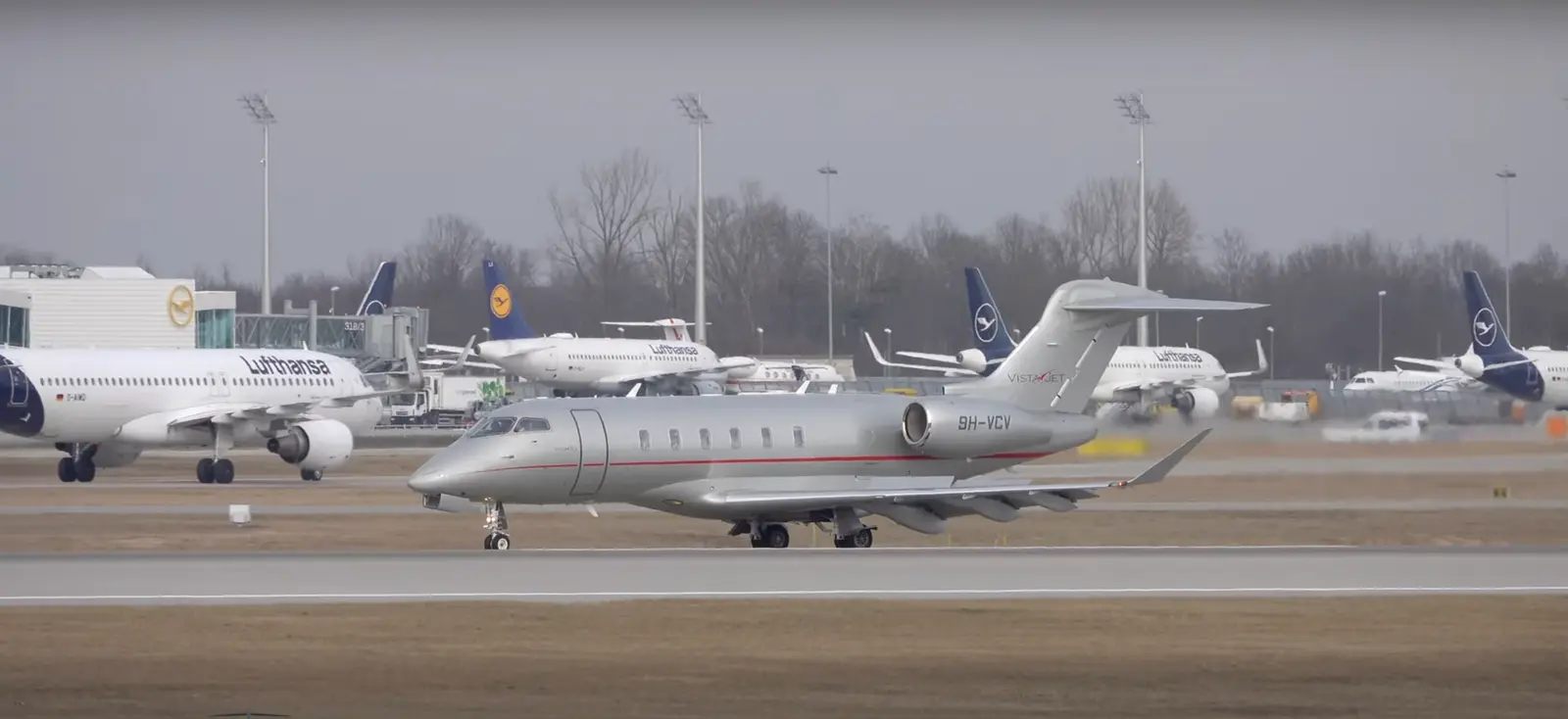 Bombardier Challenger 350 9H-VCV operated by Vistajet, exterior