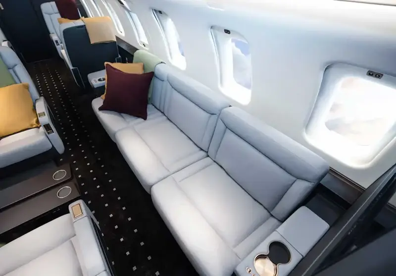 Bombardier Challenger 605 9H-VFM operated by Vistajet photo 4